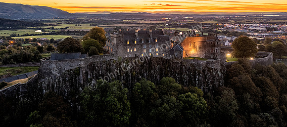 Stirling Castle Dawn 01 - 061021