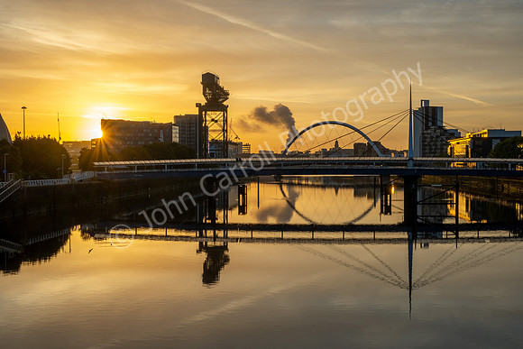 Sunrise over the River Clyde in Glasgow City Centre - JCP0626