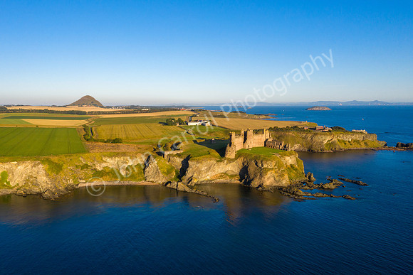 Tantallon Castle, Lothian, Scotland 02