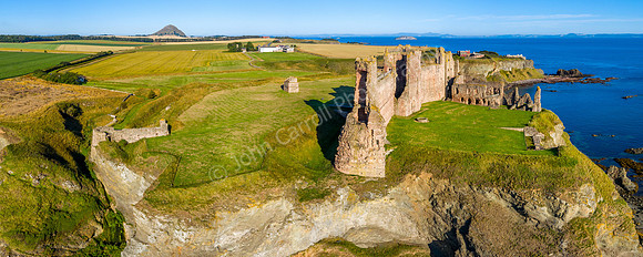 Tantallon Castle, Lothian, Scotland 02