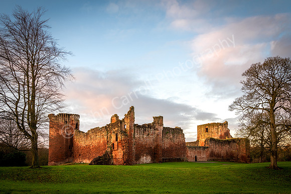 Bothwell Castle 08